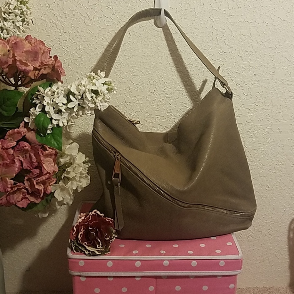 Kelsi Dagger shoulder bag. #13